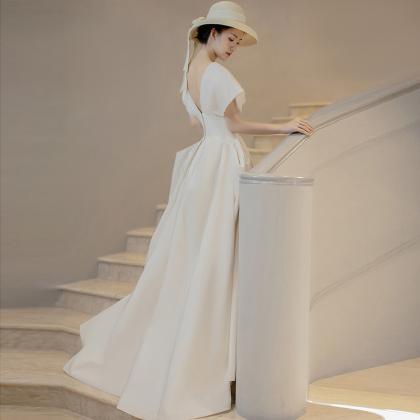 Light wedding dress, Hepburn style,..