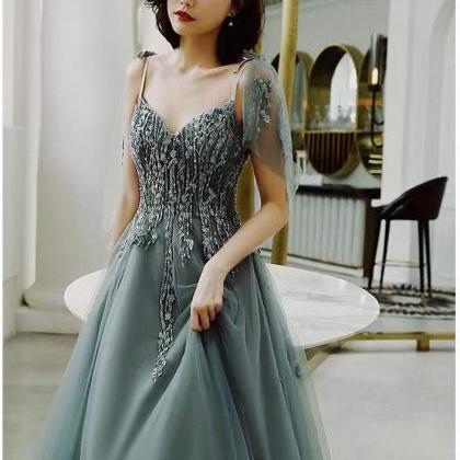 Long aura queen prom dress, noble l..