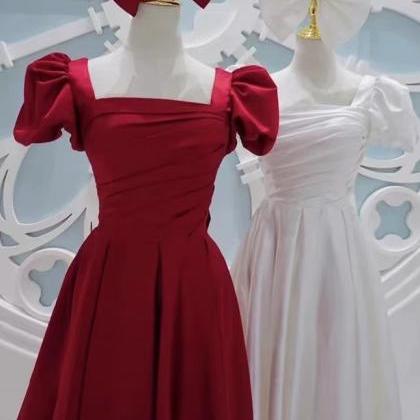 White/red Little Evening Dress. Square Collar..
