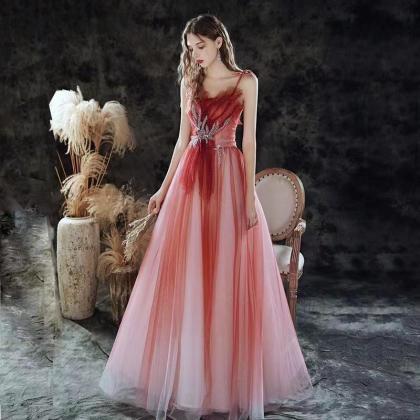 Red evening dress, light luxury pro..