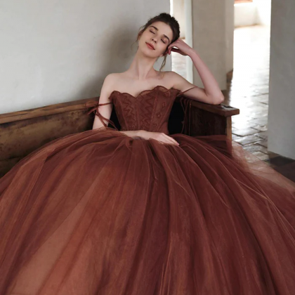 Amazing Tulle Long Ball Gown，luxury Strapless..