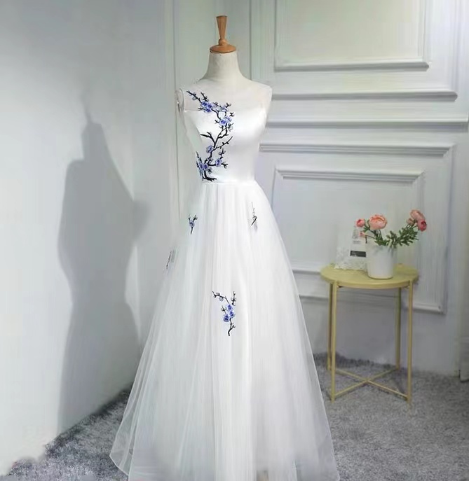Simple Women Fashion White Embroidery Prom Dress Tulle Long Prom Evening Dresses