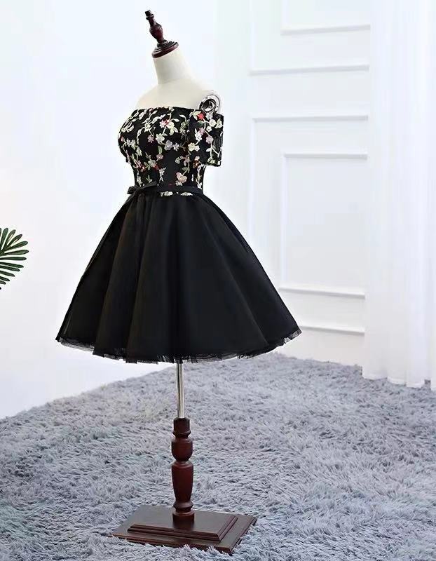 Black Party Dress Off Shoulder Evening Dress Lace Applique Homecoming Dress Tulle Bubble Skirt