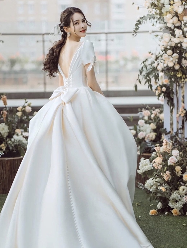 Long Sleeve Wedding Dress,ball Gown Bridal Dress,big Tailing Wedding Dress,custom Made