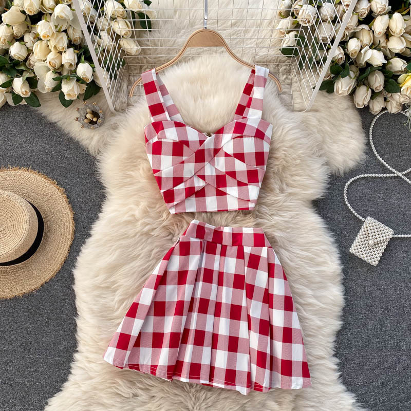 Stylish, Sweet Little Suit, Plaid V-neck Tank Top, High-waisted Pleated Skirt, Two-piece Set