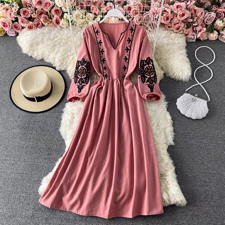 Vintage Style, Elegant, Art Travel Shoot Dress, Heavy Embroidery Flower Beach Dress, Loose High Waist Lantern Sleeve Dress
