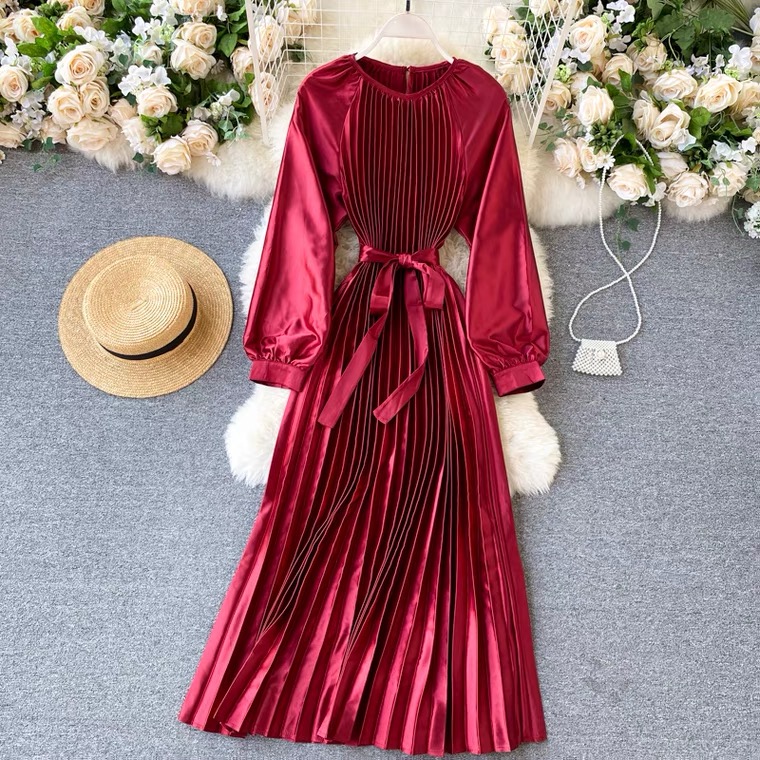 Light Luxury Lady Dress, Pleated Design Sense, Pleated Mid-length Satin Texture Dress