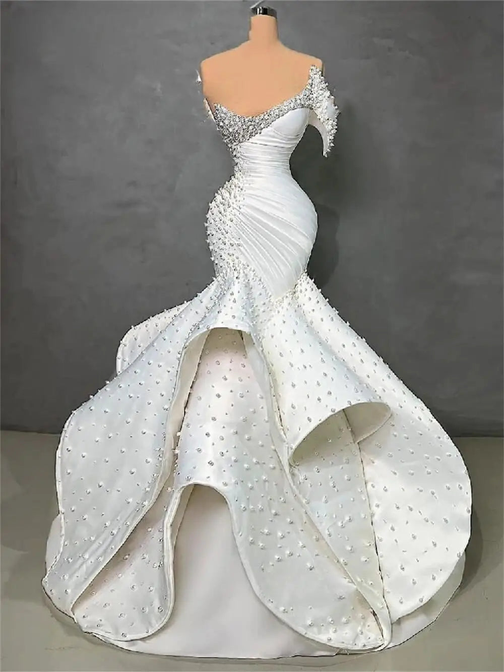 Elegant White Pearl-Studded Mermaid Wedding Dress