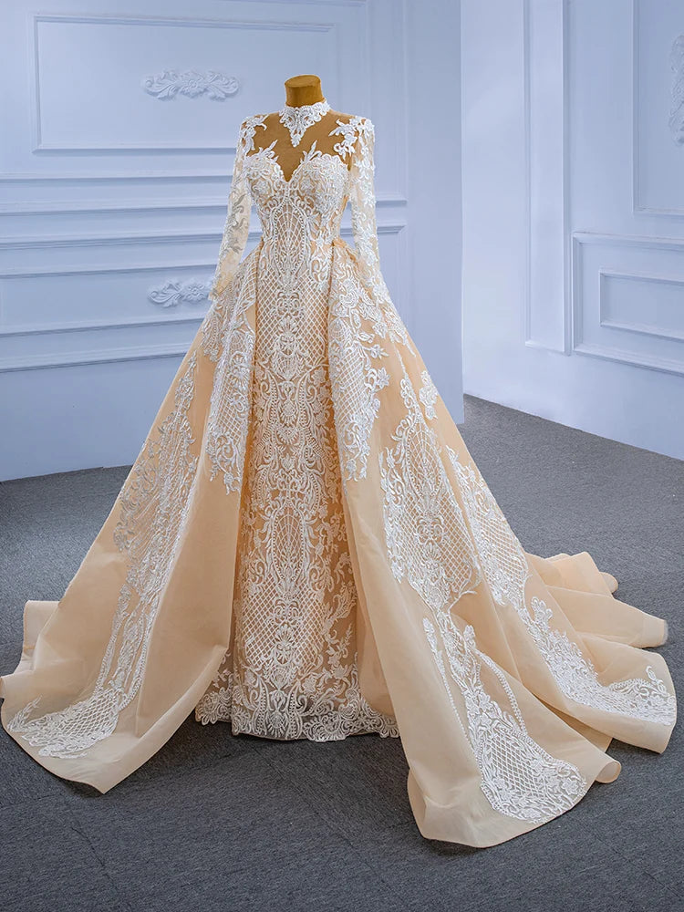 Wedding Dress long lace elegant, mid-length sleeves, embroidered train