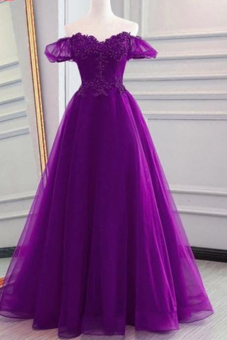 Long Evening Dress In A Woman's Shoulder To Start Formal Formal Dress In The Evening Gown Of The Evening Gown In The Evening