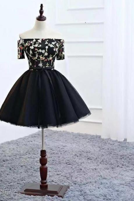 Black Party Dress Off Shoulder Evening Dress Lace Applique Homecoming Dress Tulle Bubble Skirt
