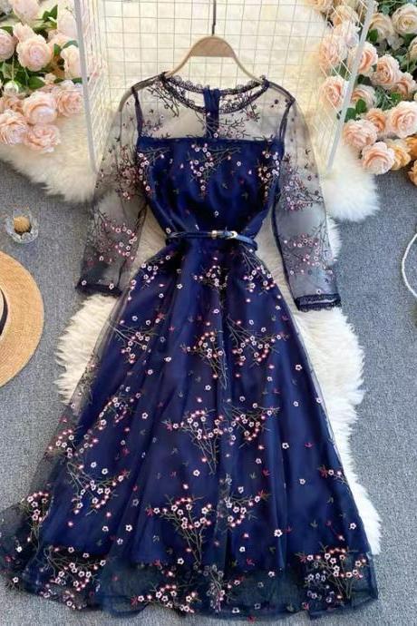 Elegant, classy, high-end, heavy dress, round neck, long sleeves, mesh plum embroidery dress