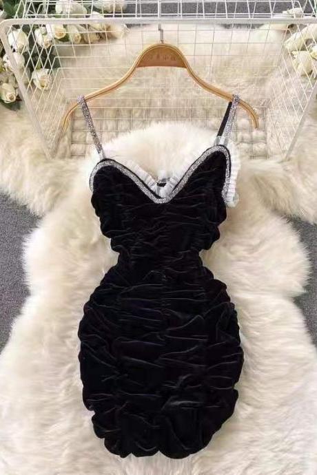 Temperament, V-neck, velvet, sparkly diamond, auricular trim dress, black halter dress