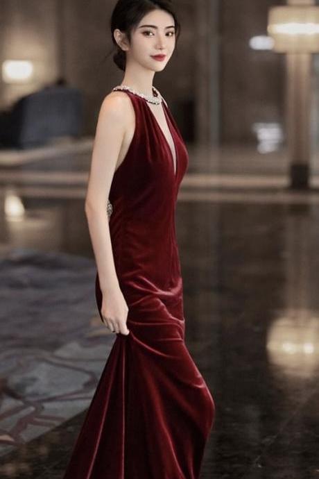 High Quality Light Luxury Prom Dress, Temperament Red Velvet Halter Dress
