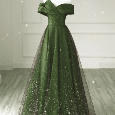 **Shneui's Enchanting Satin Gown: Allure and Elegance for Every Occasion**